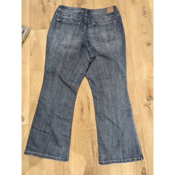 Maurices High Rise Curvy Flare Jeans - Picture 5 of 11